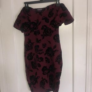 Off the shoulder floral dress 🌺